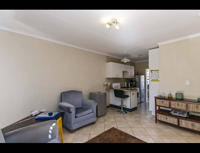 2 BEDROOM CLUSTER TO LET IN WILGEHEUWEL